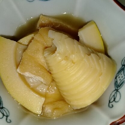 タケノコをたくさん頂いたので、冷凍していた揚げと梅昆布茶で、作りました(^-^)       梅昆布茶が料理に使えて良かったです！